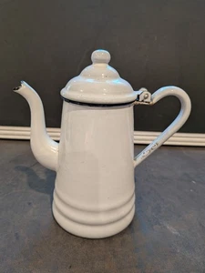 Vintage weiß Emaillegeschirr Kaffee Tee Kanne blauer Rand - Bild 1 von 9