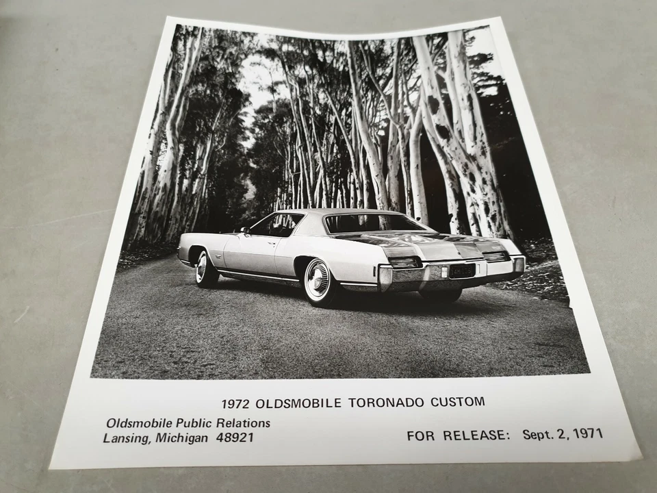 Oldsmobile Toronado 1972 personalizado original prensa foto e información Foto 1 de 1