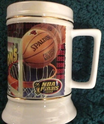 Taza coleccionable campeón mundial Chicago Bulls 1998 NBA baloncesto cerveza Stein Foto 1 de 4