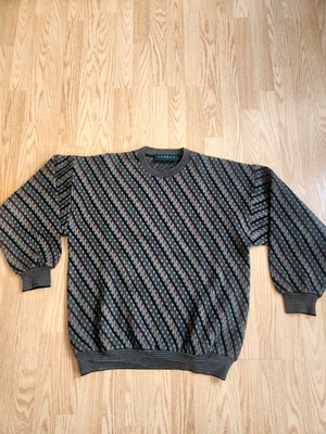 Vintage Tundra Canada 90S Knit Sweater Black Brown Tan green Red Sz M NEW!!! - Image 1 of 4
