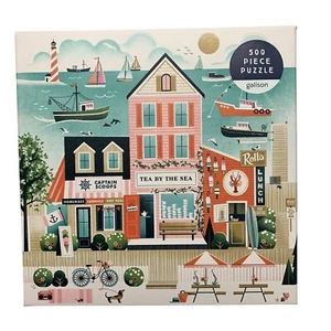 Galison Puzzle Neben dem Meer 500 Teile 20" x 20" Boote Meer Meer Neu - Bild 1 von 4