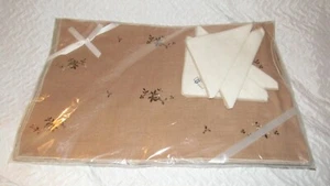8 Stück 100% Belgisches Leinen 4 Tischsets und 4 Servietten Set Braun Blumen Cremeweiß - Bild 1 von 4