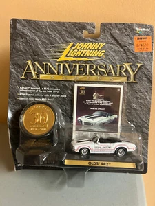 Johnny Lightning Anniversary Series OLDS442 - Picture 1 of 3