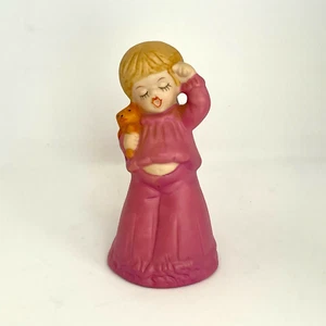 Vintage Jasco Bell - Mädchen im rosa Pyjama mit Teddybär — Merri Bells Collection 1978 - Bild 1 von 8