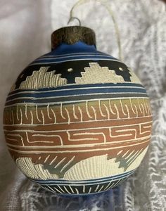 Southwestern Navajo Painted Etched Clay Art Ball Ornament Signed V.Whitegoat 3” - Picture 1 of 4