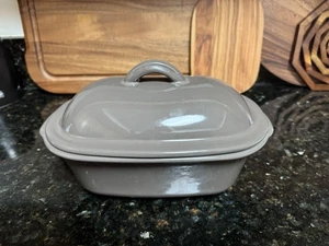 Pampered Chef Stoneware 1.5 Qt Loaf Pan With Lid, Excellent Condition - Picture 1 of 6