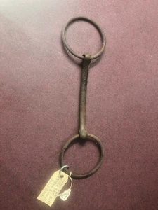Vintage halbflache massive Stange Pferd Gebiss Bauernhaus Scheune Dekor 5" Maul 3 3/8" Ringe - Bild 1 von 1