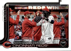 Cincinnati Reds 2025 Topps #99 Cincinnati Reds - Bild 1 von 2