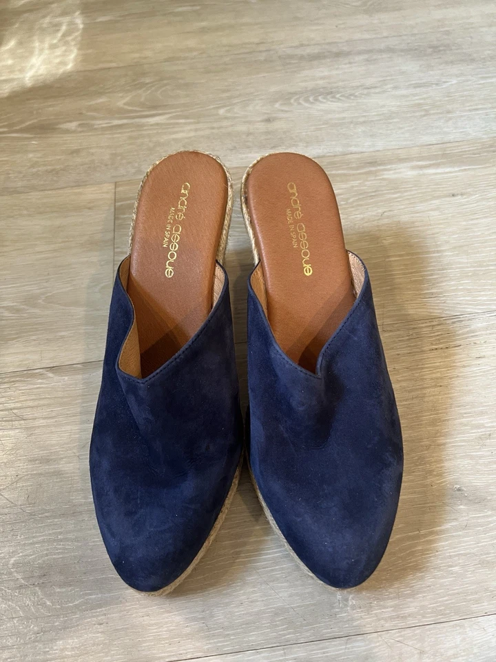 Alpargatas Andre Assous Mujer Punta Cerrada Azul Marino Gamuza TOTALMENTE NUEVAS -Talla 39 Foto 1 de 4