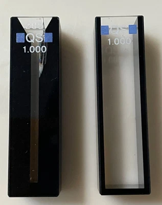 Cubetas + tapas de vidrio de cuarzo de alto rendimiento Hellma QS 1.000 - 282 y macro Foto 1 de 4