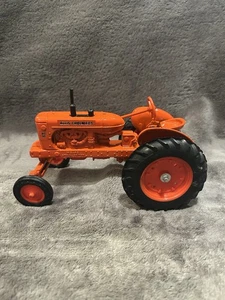 Rivenditore trattore Ertl Allis Chalmers WD-45 edizione speciale made USA 1/16 senza scatola 1985 - Foto 1 di 7