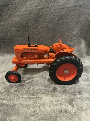 Ertl Allis Chalmers WD-45 Tractor Dealer Special Ed made USA 1/16 No Box 1985 - Image 1 of 4