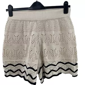 Pantalón Corto Michelle Keegan Crochet, Talla M, Crema/Negro, PVP £28 - Imagen 1 de 13