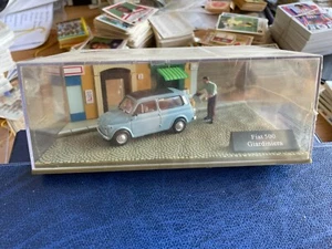 DE AGOSTINI FIAT 500 GIARDINIERA CON DIORAMA SCALA 1/43 MAI APERTA - Foto 1 di 1