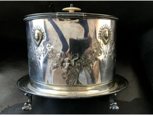SUPERB 19TH CENTURY ENGLISH HAND CHASED SILVERPLATE TEA CADDY OR BISCUIT BARREL - Picture 1 of 7