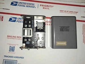 Honeywell R845A 1030 Relè di commutazione - zona pompa circolatore caldaia - Foto 1 di 5