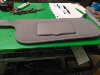 Parasol y espejo manual para pasajeros 95 96 97 Isuzu Rodeo 4x4 4 puertas 3,2 OEM Foto 1 de 2