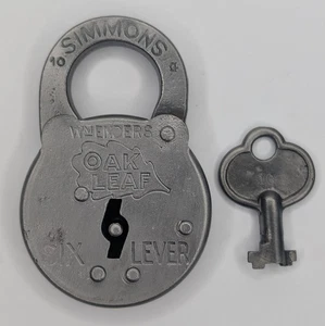 Antik Vintage Simmons WM Enders Eichenblatt Sechshebel Vorhängeschloss mit Original Schlüssel - Bild 1 von 8