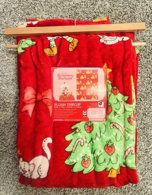 Strawberry Shortcake Christmas Holiday Plush Throw Blanket 50” X 70” - Image 1 of 3