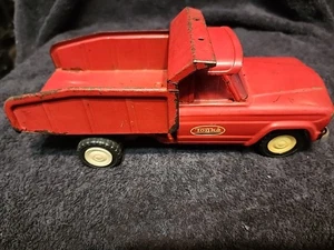 VINTAGE 1960's TONKA JEEP SOLID RED DUMP TRUCK - Picture 1 of 10