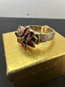 90’s Ladies Quartz Christmas Wreath Flip Gold Cuff Watch It Works! - Picture 1 of 5
