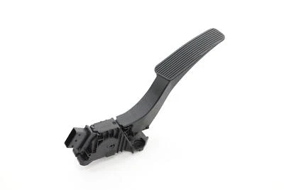 2017 - 2025 CHRYSLER PACIFICA GAS PEDAL ACCELERATOR SENSOR OEM 04581677AB - Image 1 of 4