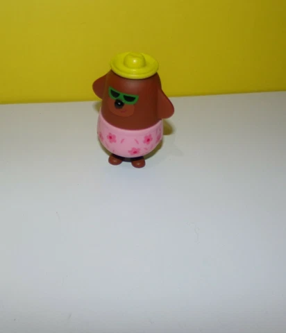 Hey Duggee Going to the Beach 3" Action Figure Jazwares Cover