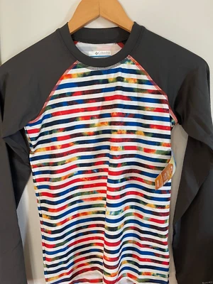 Columbia Boys' Sandy Shores Impresso Ls Sunguard Wildfire Tie Dye Stripe/Shark - Imagem 1 de 2