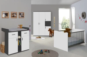 BMG Möbel Kinderzimmer Set Elli Kleiderschrank Wickelkommode Babybett in Weiss - Bild 1 von 3