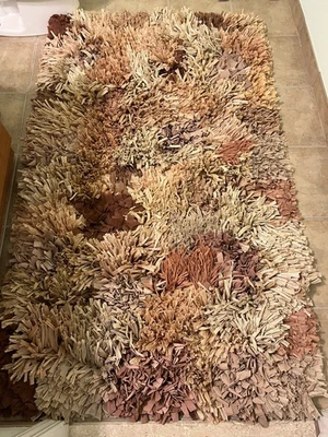 3 1/2 x 5 1/2 pies colores naturales, beige, marrones. Alfombra peluda de seda para interior  Foto 1 de 3