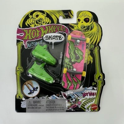 Tony Hawk Skate Skel-Rad Finger Boards with Green Shoes 2022 NEW Hot Wheels - Image 1 of 4