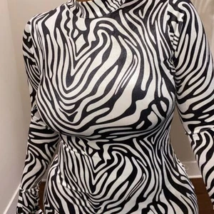 Fashion Nova Zebra Print Velvet Gloved Dress - Size Medium - Picture 1 of 4