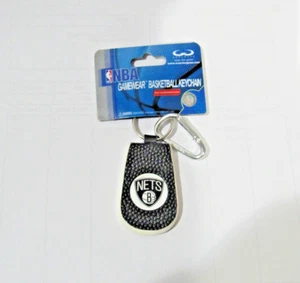 NBA Brooklyn Nets Basketball strukturierter Schlüsselanhänger mit Karabiner von GameWear - Bild 1 von 5
