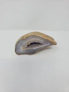 Quartz and Agate Crystal Geode Half Display Stone Natural Rough Rock 12.5oz - Picture 1 of 12