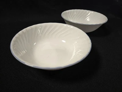 2 cuencos para servir Corelle English Meadow de 8 1/2" borde remolino blanco  Foto 1 de 4