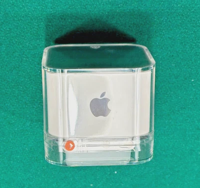 Новый в коробке Apple iPod Shuffle 2GB серебра 4-го поколения USB MP3-плеер PKMG2ZP/A - Изображение 1 из 4