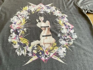 GIVENCHY(PARIS) GREY NUDE GIRL /FLOWER PRINT T - SHIRT(XL) - Picture 1 of 7