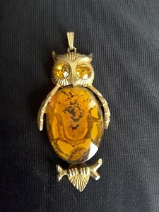 DODDS Goldtone Large Amber Jelly Belly OWL PENDANT  - Picture 1 of 7