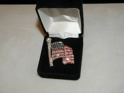 ELECCIÓN 2024 BANDERA DE ESTADOS UNIDOS DEMÓCRATA REPUBLICANO SOLAPA PIN 4 DE JULIO CRISTAL AUSTRIACO NUEVO Foto 1 de 4