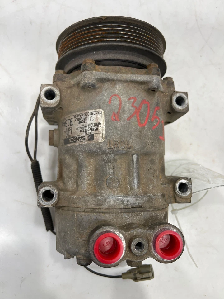 97 - 01 Jeep Cherokee AC Compressor Assembly OEM 55037205AC Foto 1 de 4