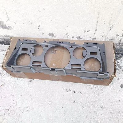 Carcasa de camioneta pickup Nissan Datsun 720 4x4 WD cuadro de instrumentos calibre bisel nuevo de Lote Antiguo Foto 1 de 4