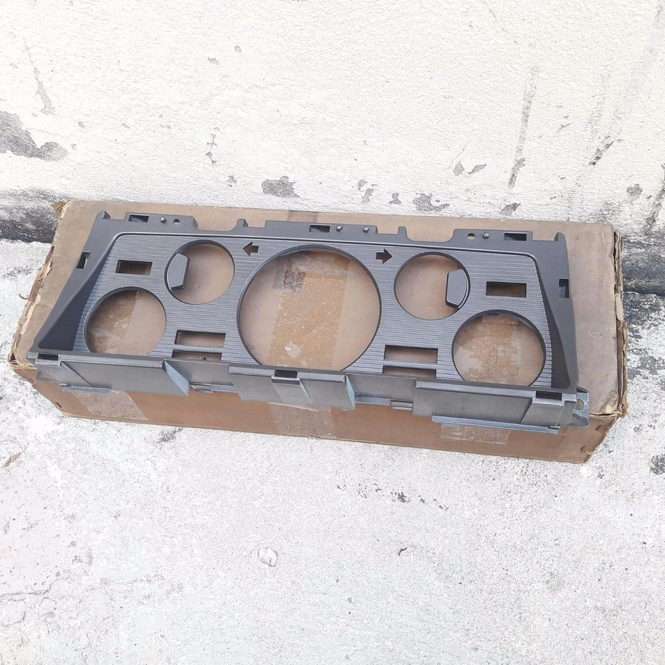 尼桑 DATSUN 720 4x4 WD 皮卡车外壳仪表盘仪表挡板 NOS — 第 1/4 张图片