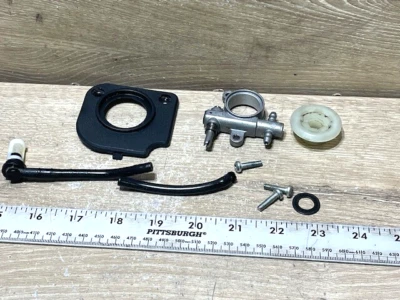 Sierra de cadena Craftsman S1600 42CC engrasador de cadena y tornillos OME USADA C1 Foto 1 de 4