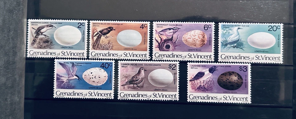 CONJUNTO DE PEÇAS GRANADINAS DE SÃO VINCENT 1978 PÁSSAROS E OVOS SEM MARCA DE CHARNEIRA - Imagem 1 de 2