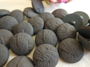 Lot 12 boutons gris effet passementerie couture à pied 1,7 cm ref 2616 - Picture 1 of 2