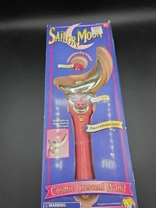1995 Sailor Moon Cosmic Crescent Wand with Empyrean Jewel Ring BANDAI MIB #3451 - Bild 1 von 3