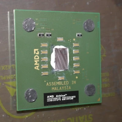 CPU AMD Athlon XP 2700+ AXDA2700DKV3D  Socket 462 - Image 1 of 2