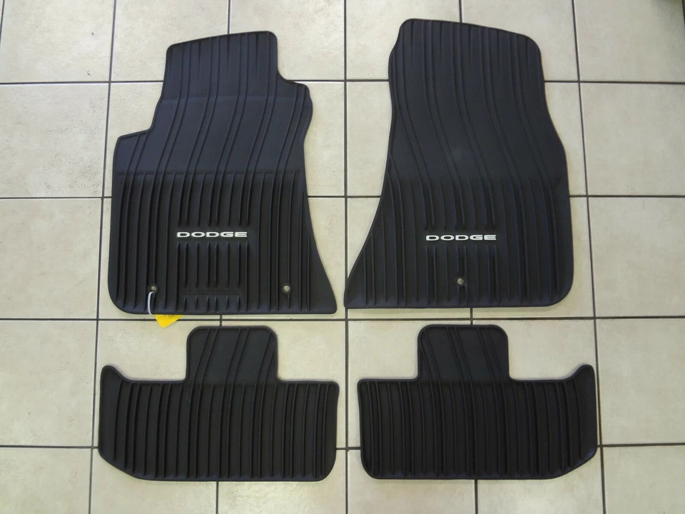 11-22 Dodge Challenger Novo All Weather Slush Tapetes Conjunto de 4 Mopar Fabricante de Equipamento Original - Imagem 1 de 3