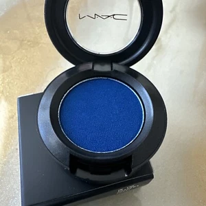 MAC  EYE SHADOW "IN THE SHADOW FROST" - Picture 1 of 2