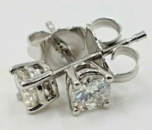Pendientes de tachuelas redondos brillantes con certificación EGL 0,34 en oro blanco de 14 kt - Imagen 1 de 8